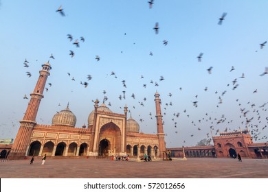 Morning scenery of Jama Masjid, Old Delhi