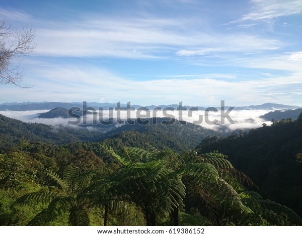 Banjaran Titiwangsa In English