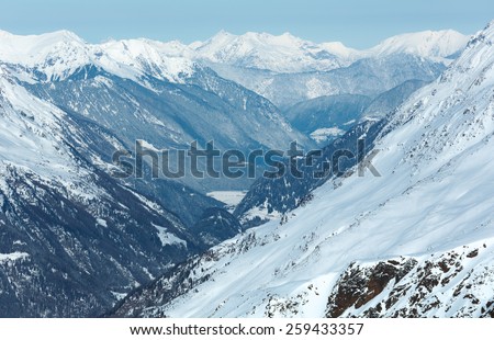 Similar – Wintergebirgslandschaft mit Schneezaun in der Sierra Nevada