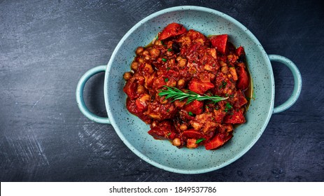 الطبخ المغربي الطحين المغربي Moroccan-chickpea-tajin-chicken-260nw-1849537786