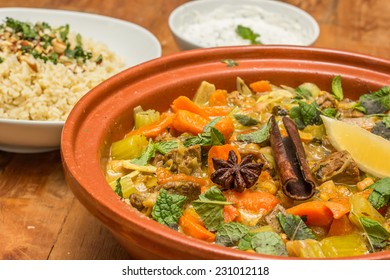 الطبخ المغربي الطحين المغربي Moroccan-tagine-dish-chick-peas-260nw-231012118