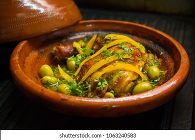 الطبخ المغربي الطحين المغربي Moroccan-tajine-chicken-olives-vegetables-260nw-1063240583