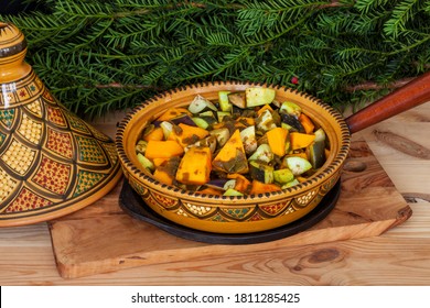 الطبخ المغربي الطحين المغربي Moroccan-vegetable-tagine-dish-mixed-260nw-1811285425