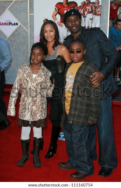 Morris Chestnut Family World Premiere Game Stock Photo (Edit Now) 111160754