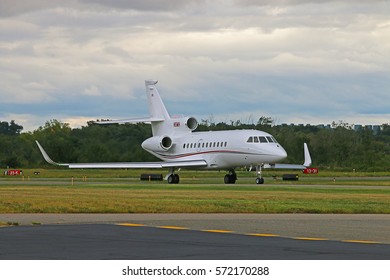 MORRISTOWN, NEW JERSEY - SEPTEMBER 6, 2016: A 2008 Dassault Falcon 900EX With Marking N5MV Taxiing Toward The Runway To Take Off From Morristown Municipal Airport In New Jersey.