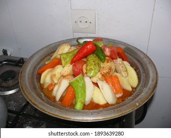 مطبخ مغربي... Morrocan-traditional-dishe-royal-tajin-260nw-1893639280