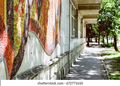 Mosaic wall