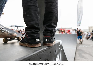 dc shoes on feet