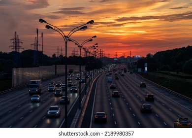 Moscow, August 14, 2022, Hot Weather In Moscow, MKAD, Sunset In Moscow Over The Ring Road, Setting Sun Over The Metropolis, Exhausting Warm Weather In The City, Beautiful Sunset In The City