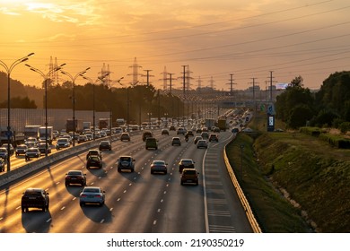 Moscow, August 14, 2022, Hot Weather In Moscow, MKAD, Sunset In Moscow Over The Ring Road, Setting Sun Over The Metropolis, Exhausting Warm Weather In The City, Beautiful Sunset In The City