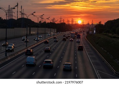 Moscow, August 14, 2022, Hot Weather In Moscow, MKAD, Sunset In Moscow Over The Ring Road, Setting Sun Over The Metropolis, Exhausting Warm Weather In The City, Beautiful Sunset In The City