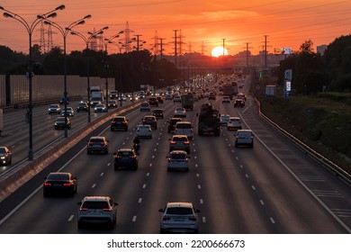 Moscow, August 14, 2022, Hot Weather In Moscow, MKAD, Sunset In Moscow Over The Ring Road, Setting Sun Over The Metropolis, Exhausting Warm Weather In The City, Beautiful Sunset In The City