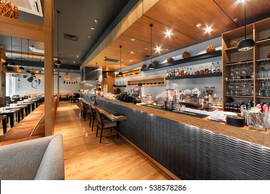 MOSCOW - AUGUST 2014: Interior Of A Japanese Restaurant Bar And Lounge 