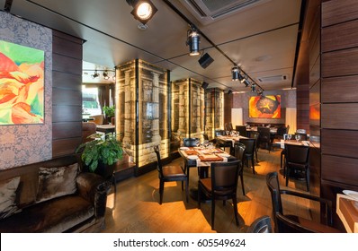 MOSCOW - AUGUST 2014: Interior Is Luxurious And Fine Dining Restaurant 