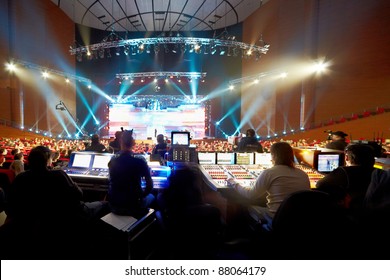 MOSCOW - FEB 2: Operators At Control Panels At Second National Premium In Field Of Digital Television 