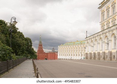 Moscow. Kremlin Armory Is One Of Oldest Museums, Established In 1808. Kremlin Armoury Is Currently Home To Russian Diamond Fund