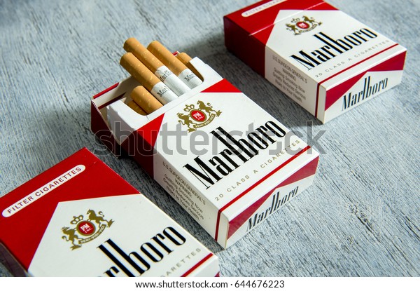 Moscow May 21 2017 Pack Marlboro Stock Photo Edit Now 644676223