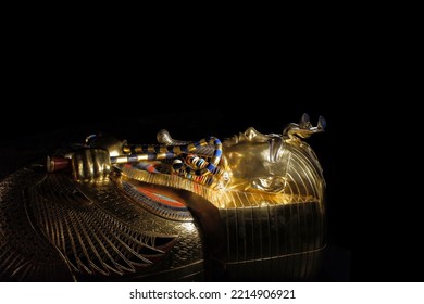 Moscow - October 1, 2022. Middle Coffin From The Burial Chamber Of Tutankhamun's Tomb.