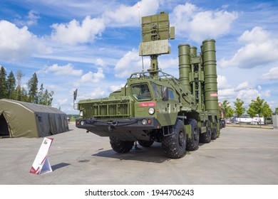 MOSCOW REGION, RUSSIA - AUGUST 25, 2020: The launcher 5P85SM2-01 of structure of the Triumph S-400 surface-to-air missile system on the chassis of MAZ-543M