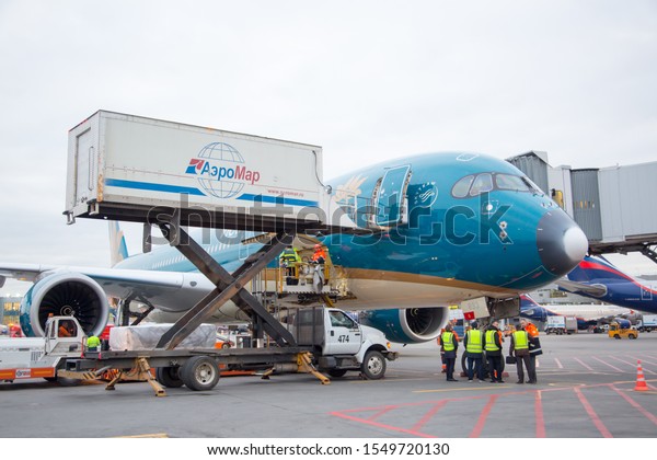 Moscow / Russia -\
10.29.2019. Sheremetyevo International Airport. Passenger aircraft\
Airbus A350 of Vietnam Airlines. Handling and preparing for the\
flight. Loading food.