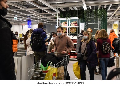 Moscow, Russia 12.05.2021 People In Medical Masks In Ikea. Covid Restrictions. Social Distance. Covid -19, Quarantine