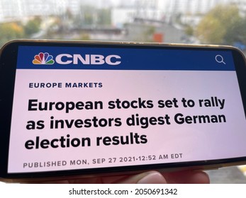 Moscow, Russia - 30 Of September 2021: CNBC News Article European Stocks Set To Rally As Investors Digest  German Election Results. Smartphone Screen.