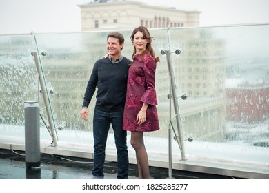 Moscow / Russia - April 2, 2013 / Tom Cruise, Olga Kurylenko In Front Of Kremlin