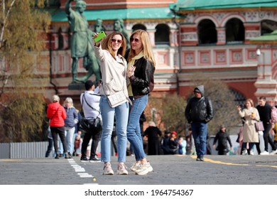 5,898 Selfie In Russia Images, Stock Photos & Vectors 