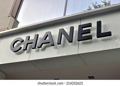 Moscow Russia August 30 Logo Chanel Stock Photo 214232623 | Shutterstock