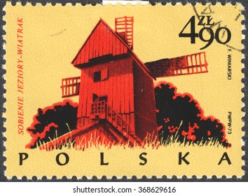 MOSCOW, RUSSIA - CIRCA JANUARY, 2016: a post stamp printed in POLAND shows a traditional Polish building, the series "Timber Architecture", circa 1973