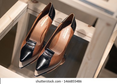 burberry shoes in store