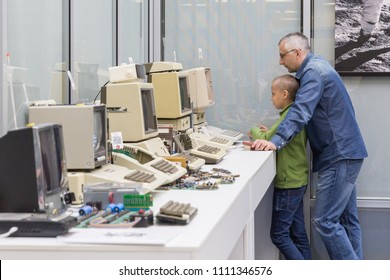 MOSCOW, RUSSIA - JUNE 11, 2018: Old Original Apple Mac Computers In Museum In Moscow Russia