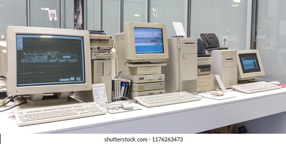 MOSCOW, RUSSIA - JUNE 11, 2018: Old Original Apple Mac Computer In Museum In Moscow Russia