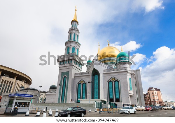MOSCOW, RUSSIA - MARCH 20, 2016:\
Moscow Cathedral Mosque - main mosque of Moscow, Russia. The mosque\
is located on Olimpiysky Avenue near Olympic indoor\
stadium