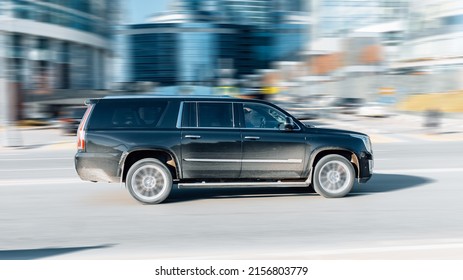 Black Cadillac Escalade Images, Stock Photos & Vectors 