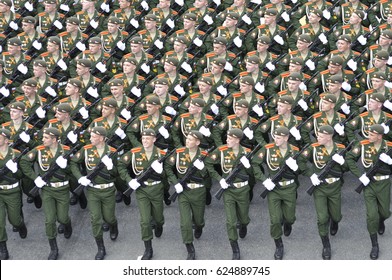 14,936 Russian soldiers marching Images, Stock Photos & Vectors ...