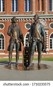 Moscow, Russia - October 12, 2018: Monument To Vasily Bazhenov And Matvey Kazakov In The Tsaritsyno Museum-reserve