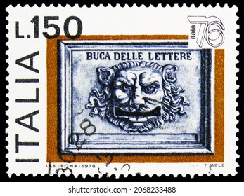 MOSCOW, RUSSIA - OCTOBER 24, 2021: Postage stamp printed in Italy shows 19th-century "Lion's head" letterbox, Italia 76 International Stamp Exhibition serie, circa 1976