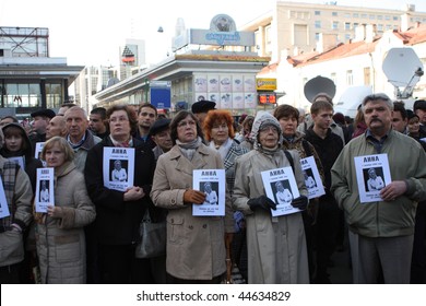 MOSCOW, RUSSIA - OCTOBER 7: During The Meeting On Clean Ponds, On The Third Anniversary Of The Death (The Murder Remains Unsolved) Of Journalist Anna Politkovskaya, October 7, 2009 In Moscow, Russia.