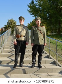 MOSCOW, RUSSIA - SEPT 6, 2020: Moscow City Day. Cannoneer And Poruchik Of Imperial Russian Army