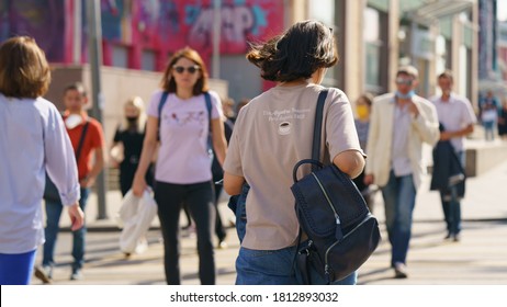 Moscow, Russia - September 7, 2020: People At The Street. Everyday Life Of Big City. Lifestyles Concept. Coronavirus Pandemic Time. Some Pedestrians Put On Protective Face Masks Outdoors.