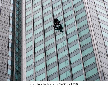 Moscow Sky Scraper Window Cleaner As A Dangerous Job