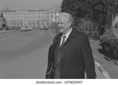 Moscow, USSR - March 28, 1991: Chairman Of The Presidium Of The Supreme Soviet Of The Russian SFSR Boris Nikolayevich Yeltsin Walks Outdoors In Kremlin.