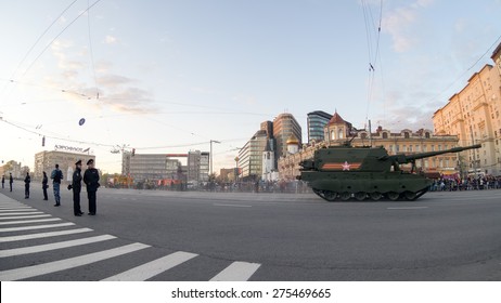 MOSCOW/RUSSIA - MAY 4: 2S35 Koalitsiya-SV Self-propelled 152 Mm Howitzer Based On Armata Next Generation Heavy Military Vehicle Combat Platform On Night Parade Rehearsal On May 4, 2015 In Moscow.
