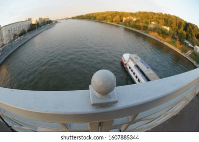 Moskva River, Sparrow Hills /Vorobyevy Gory Park Is Popular Place For Walking Of Citizens. Photography Is Suitable For Greeting Card Design, Poster, Postcard Template. Fish Eye Lens.