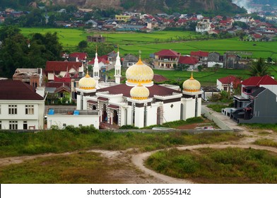 Mosque In Bukittinggi. Sumatra. Indonesia