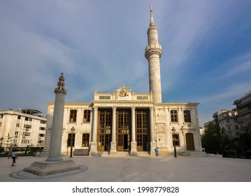 Teşvikiye Mosque Is A Neobaroque Mosque Built By Abdülmecid In 1854 In The Teşvikiye District Of Istanbul.