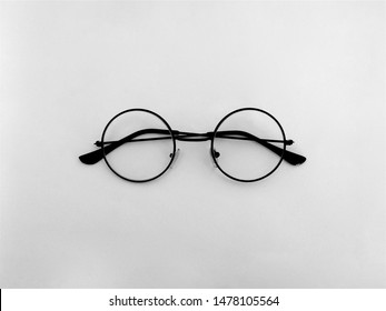 The Most Iconic Shape of Glasses That Have Been Ever Used by Every Iconic Famous People All of Time.