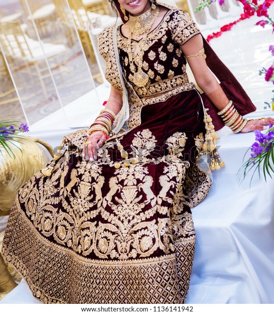 lehenga maroon colour ka