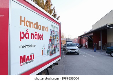 MOTALA, SWEDEN- 27 MARCH 2020:
Online shopping at the Maxi ICA Supermarket in Motala has grown avalanche after the corona virus's progress.
Photo Jeppe Gustafsson